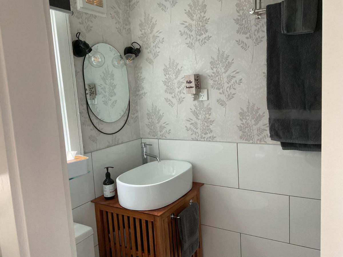 Orange Tree Cottage - Garden Hideaway Уангануй Екстериор снимка